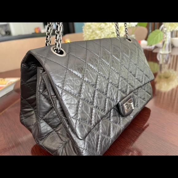 Chanel Reissue 2.55 black Flap Bag in silver hardware, aged Calfskin/ - Picture 7 of 17